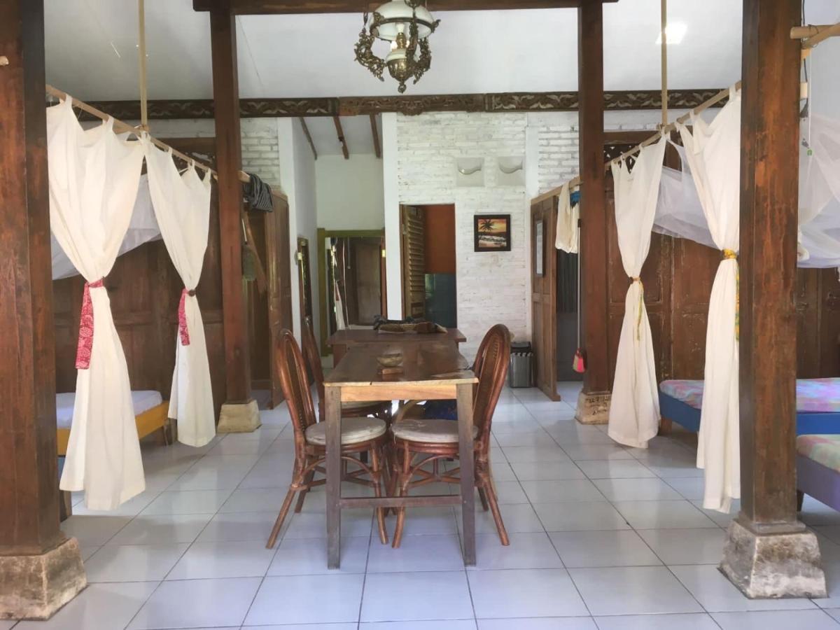 Vh Surf Camp Apartamento Pacitan Exterior foto