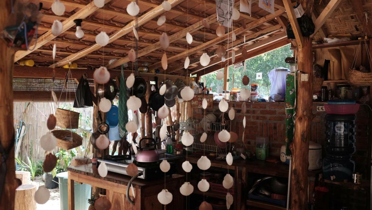 Vh Surf Camp Apartamento Pacitan Exterior foto